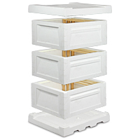 Combibeute ungestrichen, mmit schwebenden Einzelteilen in Schrägansicht