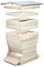 Tonelli Beute, Kantenansicht, Zarge, Innendeckel und Satteldach schwebend, Flugbrett aufgeklappt