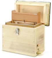 Schutzhaus Mini Plus, Kantenansicht, Deckel offen, EWK im Inneren