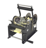 Imgut® Rollen-Etikettierer aus Metall, Kantenansicht, Rolle eingespannt, Glas aufgelegt